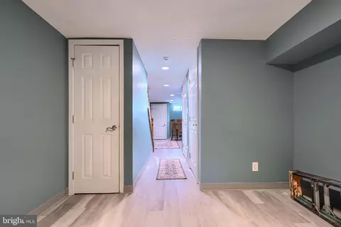 Entry Way - 5 S Decker Ave, Baltimore, MD 21224 photo 5 of 6