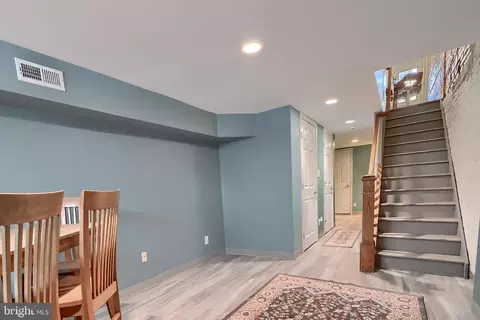 Entry Way - 5 S Decker Ave, Baltimore, MD 21224 photo 4 of 6