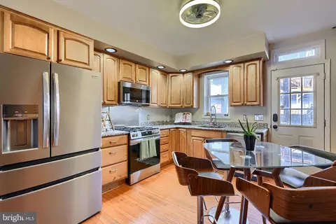Kitchen - 5 S Decker Ave, Baltimore, MD 21224 photo 2 of 5