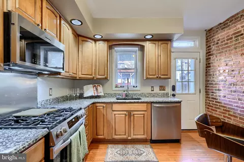 Kitchen - 5 S Decker Ave, Baltimore, MD 21224 photo 3 of 5