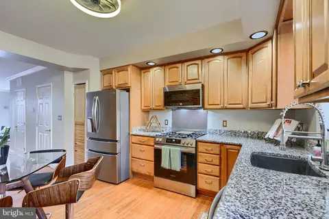 Kitchen - 5 S Decker Ave, Baltimore, MD 21224 photo 4 of 5