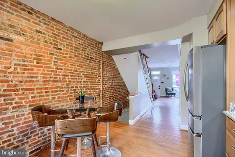 Entry Way - 5 S Decker Ave, Baltimore, MD 21224 photo 3 of 6