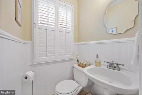 Bath - 5317 Springlake Way, Baltimore, MD 21212 photo 2 of 4