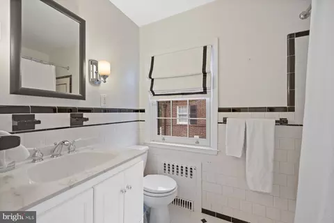 Bath - 5317 Springlake Way, Baltimore, MD 21212 photo 3 of 4