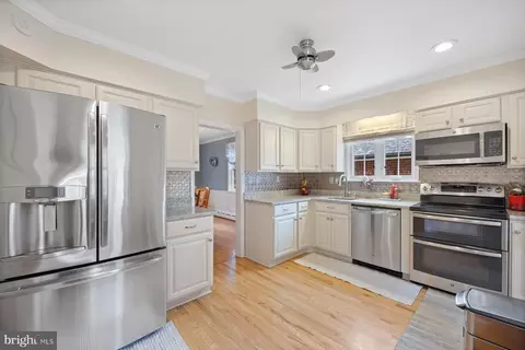 Kitchen - 5317 Springlake Way, Baltimore, MD 21212 photo 1 of 2