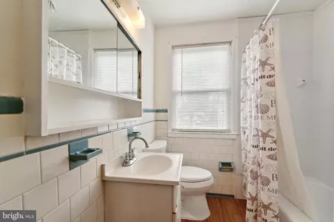 Bath - 1100 Cedarcroft Rd, Baltimore, MD 21239 photo 1 of 1