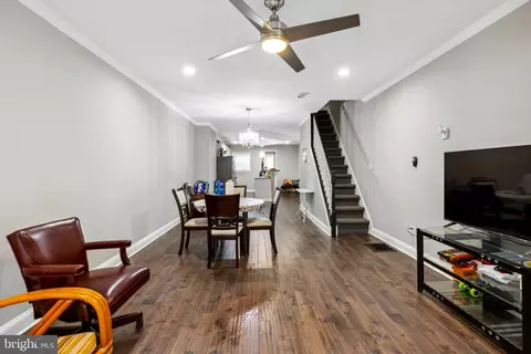 Entry Way - 718 N Luzerne Ave, Baltimore, MD 21205 photo 3 of 6