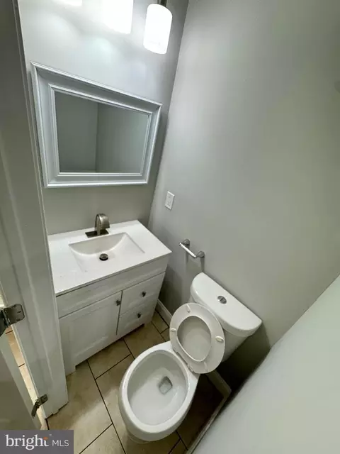 Bath - 718 N Luzerne Ave, Baltimore, MD 21205 photo 2 of 2