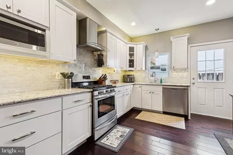 Kitchen - 10 W Fort Ave, Baltimore, MD 21230 photo 1 of 2