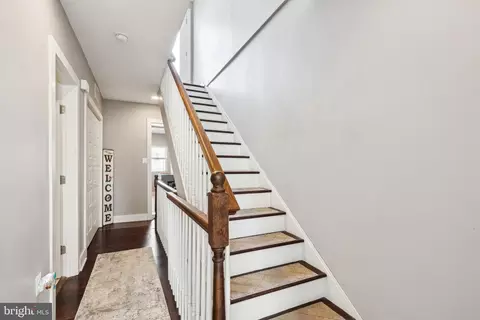 Entry Way - 10 W Fort Ave, Baltimore, MD 21230 photo 6 of 7