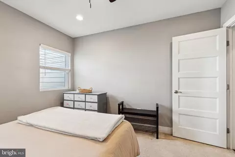Bedroom - 10 W Fort Ave, Baltimore, MD 21230 photo 5 of 6