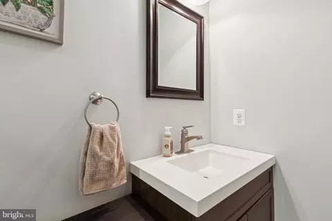 Bath - 10 W Fort Ave, Baltimore, MD 21230 photo 5 of 5