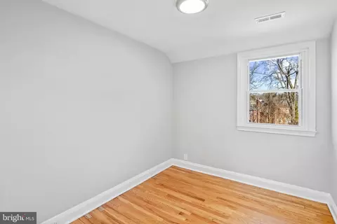 Bedroom - 2406 E Strathmore Ave, Baltimore, MD 21214 photo 2 of 4