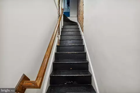 Entry Way - 1820 Fleet St, Baltimore, MD 21231 photo 2 of 6