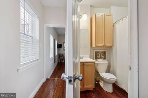Entry Way - 1820 Fleet St, Baltimore, MD 21231 photo 5 of 6