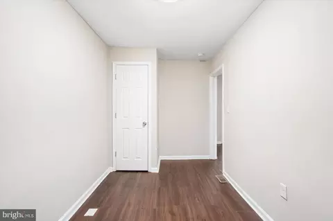 Entry Way - 636 E 35th St, Baltimore, MD 21218 photo 8 of 9