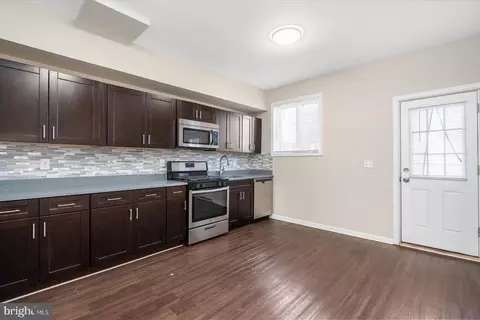 Entry Way - 636 E 35th St, Baltimore, MD 21218 photo 5 of 9