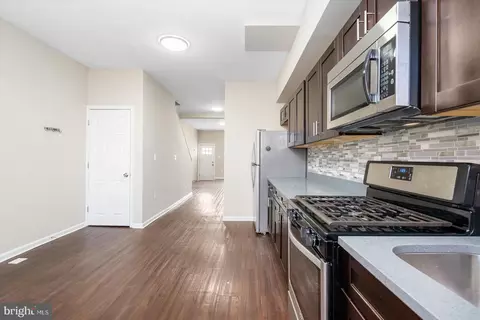 Entry Way - 636 E 35th St, Baltimore, MD 21218 photo 7 of 9