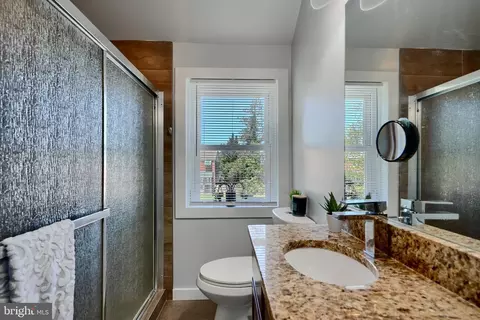 Bath - 1263 Walker Ave, Baltimore, MD 21239 photo 2 of 4