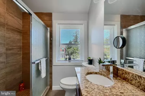 Bath - 1263 Walker Ave, Baltimore, MD 21239 photo 3 of 4