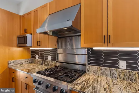 Kitchen - 2031 E Lombard St, Baltimore, MD 21231 photo 4 of 5