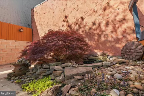 Exterior - 2031 E Lombard St, Baltimore, MD 21231 photo 7 of 9