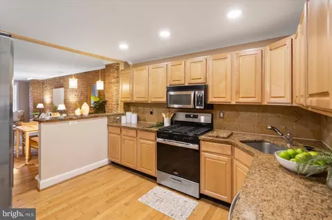 Kitchen - 205 E Heath St, Baltimore, MD 21230 photo 2 of 4