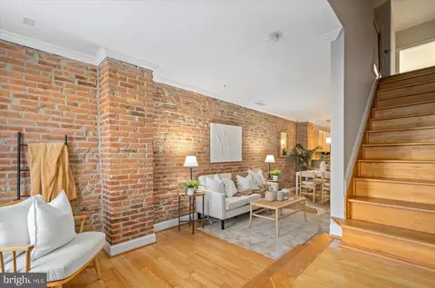 Entry Way - 205 E Heath St, Baltimore, MD 21230 photo 1 of 4