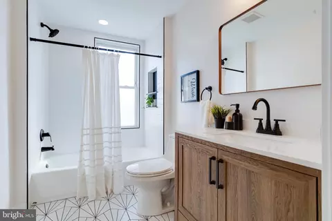 Bath - 3307 White Ave, Baltimore, MD 21214 photo 4 of 6