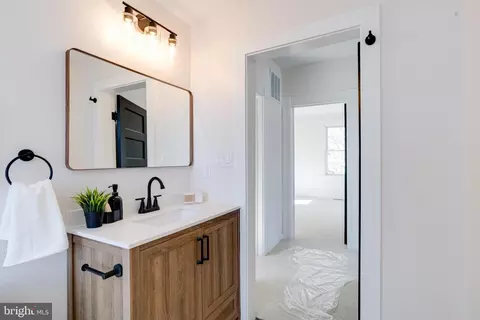 Entry Way - 3307 White Ave, Baltimore, MD 21214 photo 2 of 4