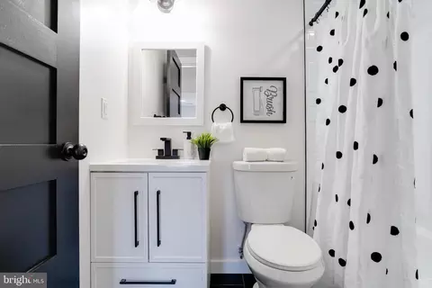 Bath - 3307 White Ave, Baltimore, MD 21214 photo 5 of 6