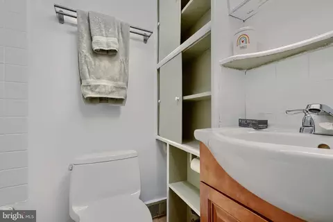 Bath - 920 Tyson St, Baltimore, MD 21201 photo 1 of 6