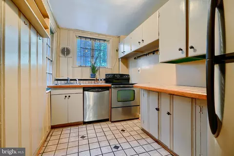 Kitchen - 920 Tyson St, Baltimore, MD 21201 photo 2 of 4