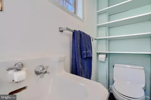 Bath - 920 Tyson St, Baltimore, MD 21201 photo 6 of 6