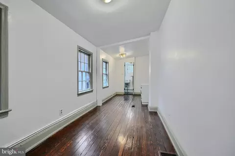 Entry Way - 920 Tyson St, Baltimore, MD 21201 photo 5 of 11