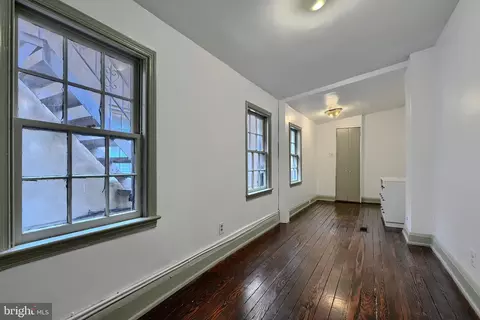 Entry Way - 920 Tyson St, Baltimore, MD 21201 photo 8 of 11