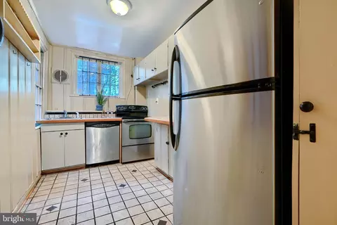 Kitchen - 920 Tyson St, Baltimore, MD 21201 photo 1 of 4