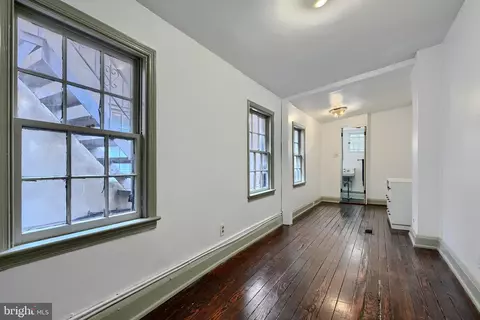Entry Way - 920 Tyson St, Baltimore, MD 21201 photo 6 of 11