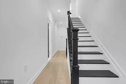 Entry Way - 2331 E Madison St, Baltimore, MD 21205 photo 11 of 18