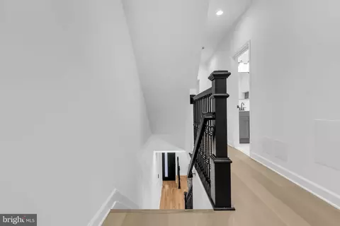 Entry Way - 2331 E Madison St, Baltimore, MD 21205 photo 6 of 18