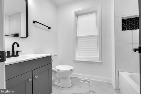 Bath - 2331 E Madison St, Baltimore, MD 21205 photo 2 of 5