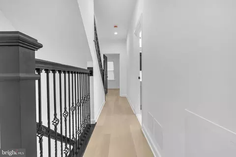 Entry Way - 2331 E Madison St, Baltimore, MD 21205 photo 9 of 18