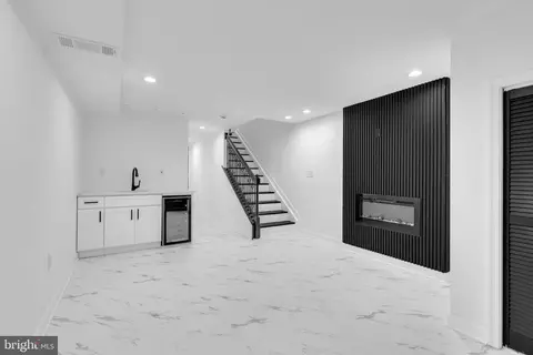 Entry Way - 2331 E Madison St, Baltimore, MD 21205 photo 18 of 18