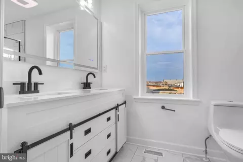 Bath - 2331 E Madison St, Baltimore, MD 21205 photo 3 of 5