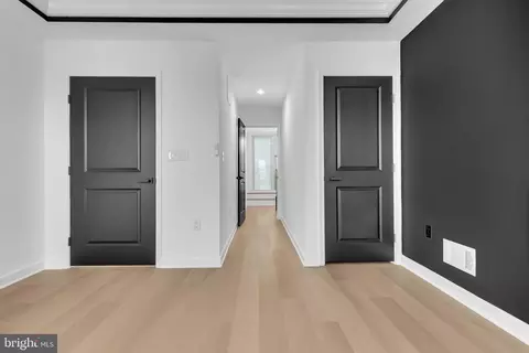 Entry Way - 2331 E Madison St, Baltimore, MD 21205 photo 14 of 18