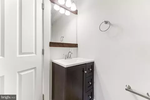 Bath - 408 E Cross St, Baltimore, MD 21230 photo 1 of 3