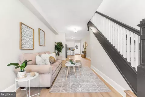 Entry Way - 408 E Cross St, Baltimore, MD 21230 photo 6 of 9