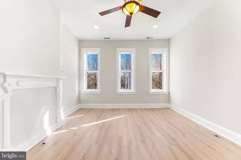 Living - 408 E Cross St, Baltimore, MD 21230 photo 2 of 2
