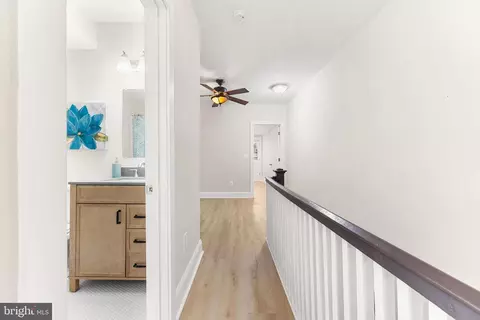 Entry Way - 408 E Cross St, Baltimore, MD 21230 photo 8 of 9