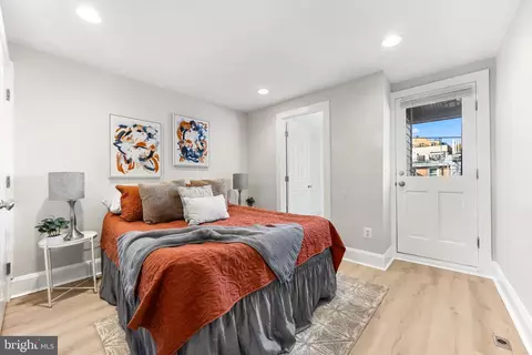 Bedroom - 408 E Cross St, Baltimore, MD 21230 photo 2 of 2